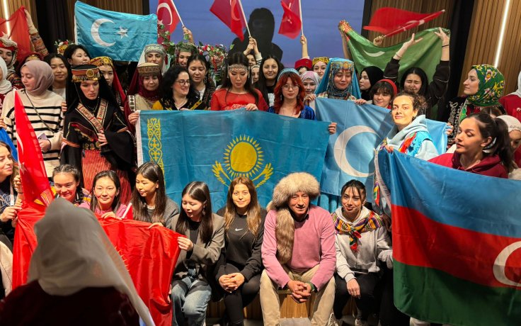 TÜRK DÜNYASI KIZLARI BURSA’DA TÜRKİSTAN AKADEMİ KAMPINDA BULUŞTU