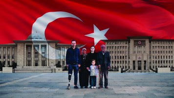 ŞEHİDİNE GAZİNE SAHİP ÇIK