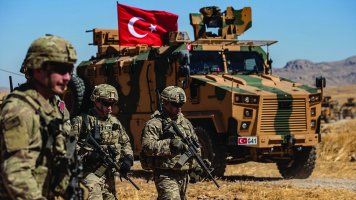 TÜRKİYE BÖLGESELDEN KÜRESELE OYNUYOR