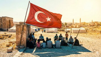 TÜRK BAYRAĞI SERİNLİK VERİR